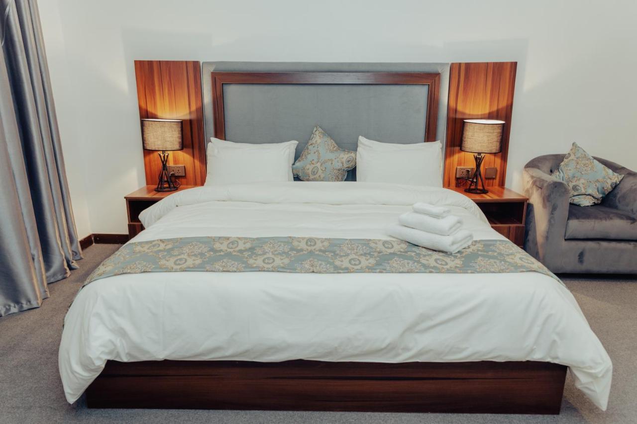 Sinclair Lake Chad Abuja Bagian luar foto