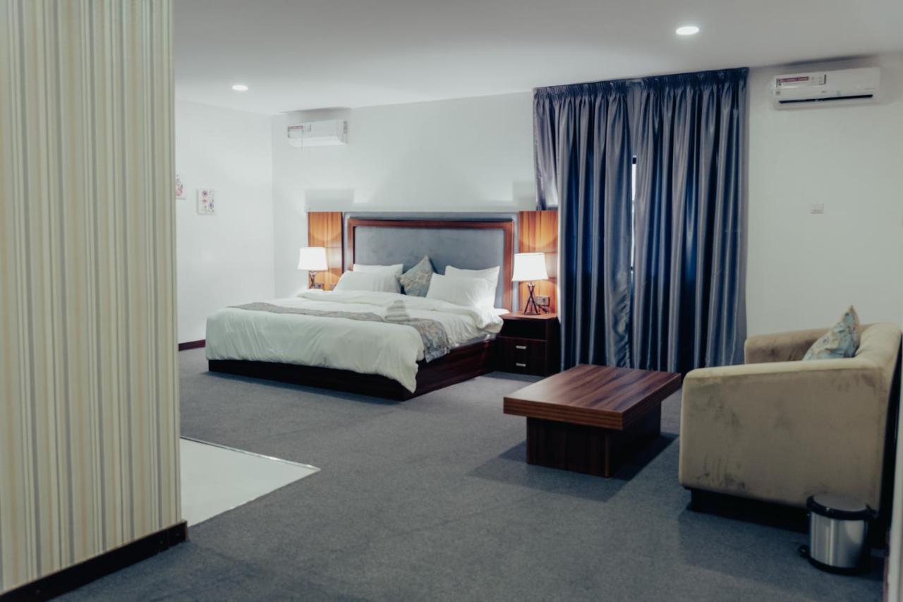 Sinclair Lake Chad Abuja Bagian luar foto