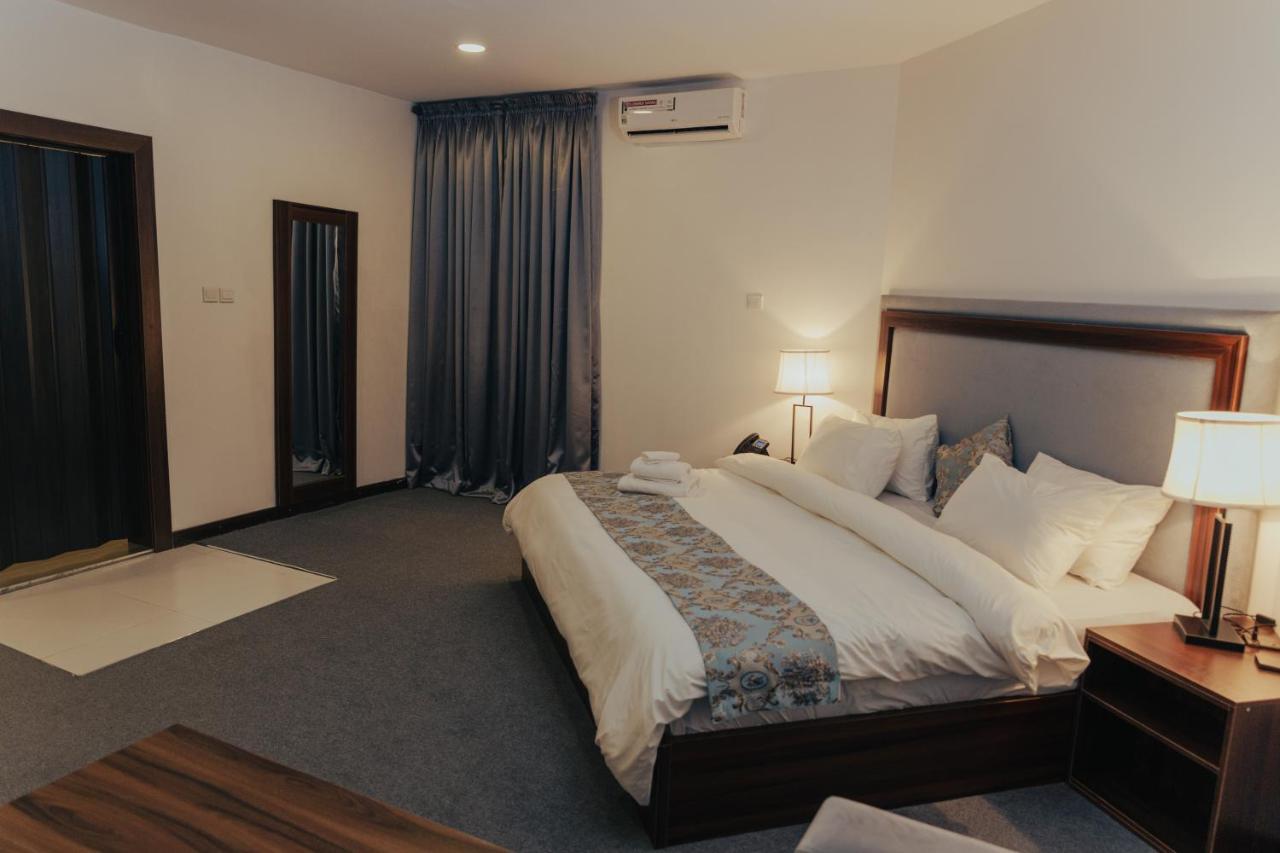 Sinclair Lake Chad Abuja Bagian luar foto