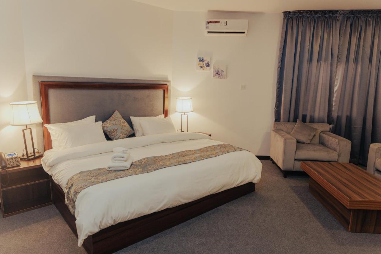 Sinclair Lake Chad Abuja Bagian luar foto